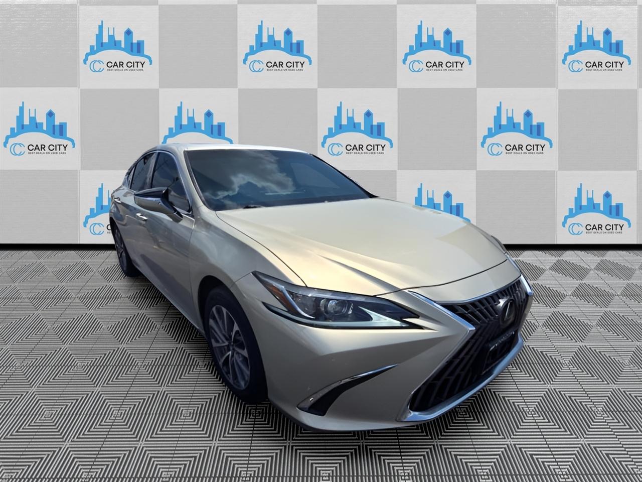 Lexus ES 300h Luxury 2024