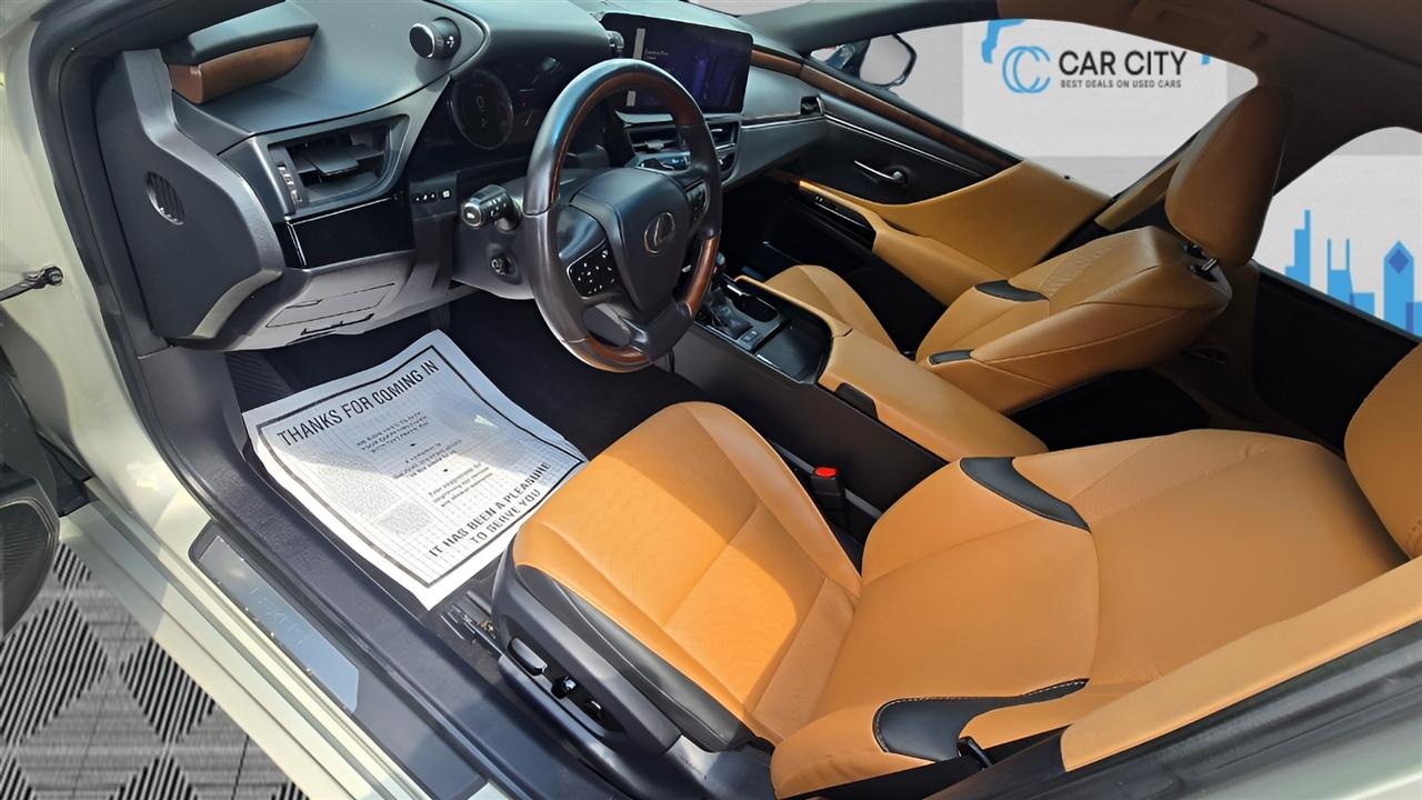 Lexus ES 300h Luxury 2024