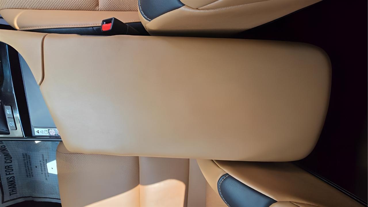 Lexus ES 300h Luxury 2024
