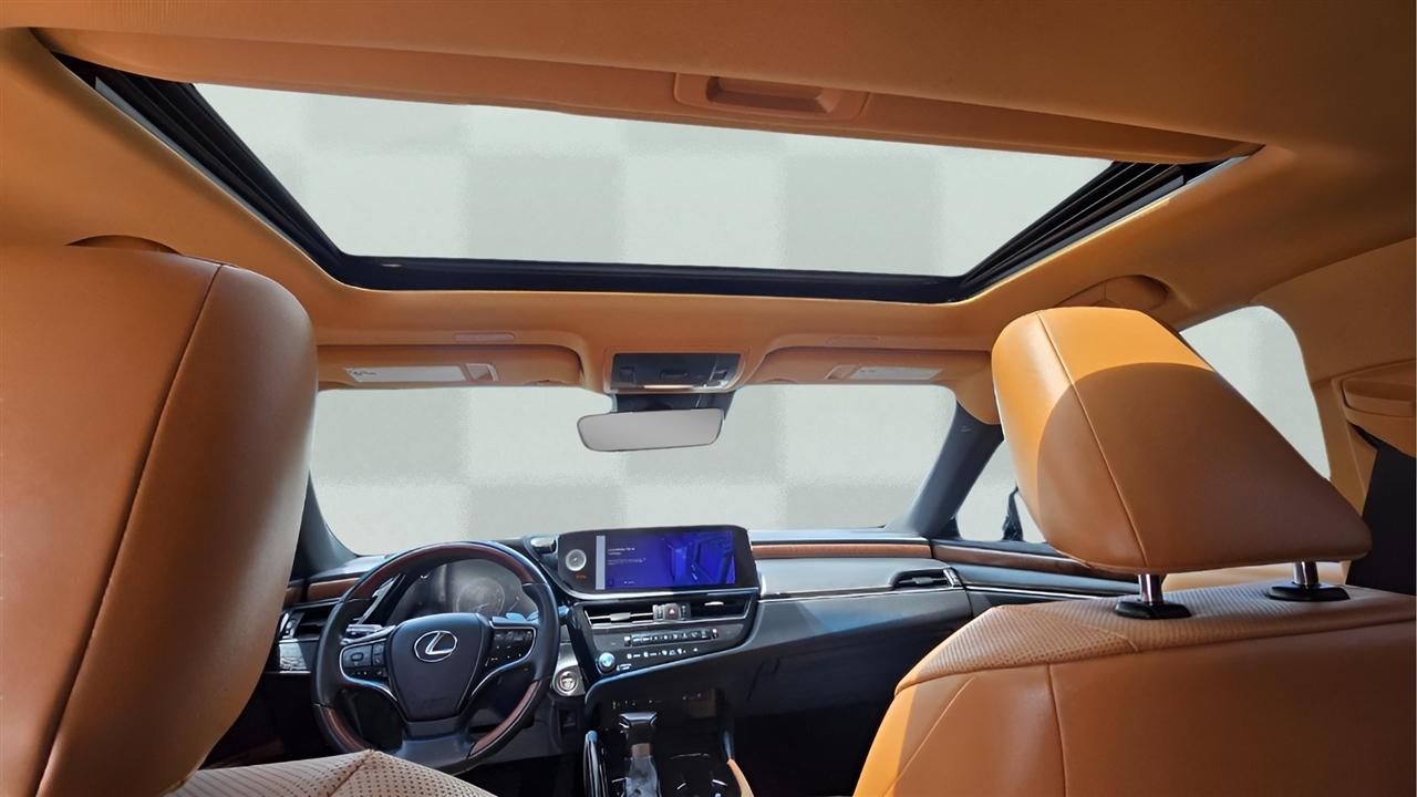 Lexus ES 300h Luxury 2024
