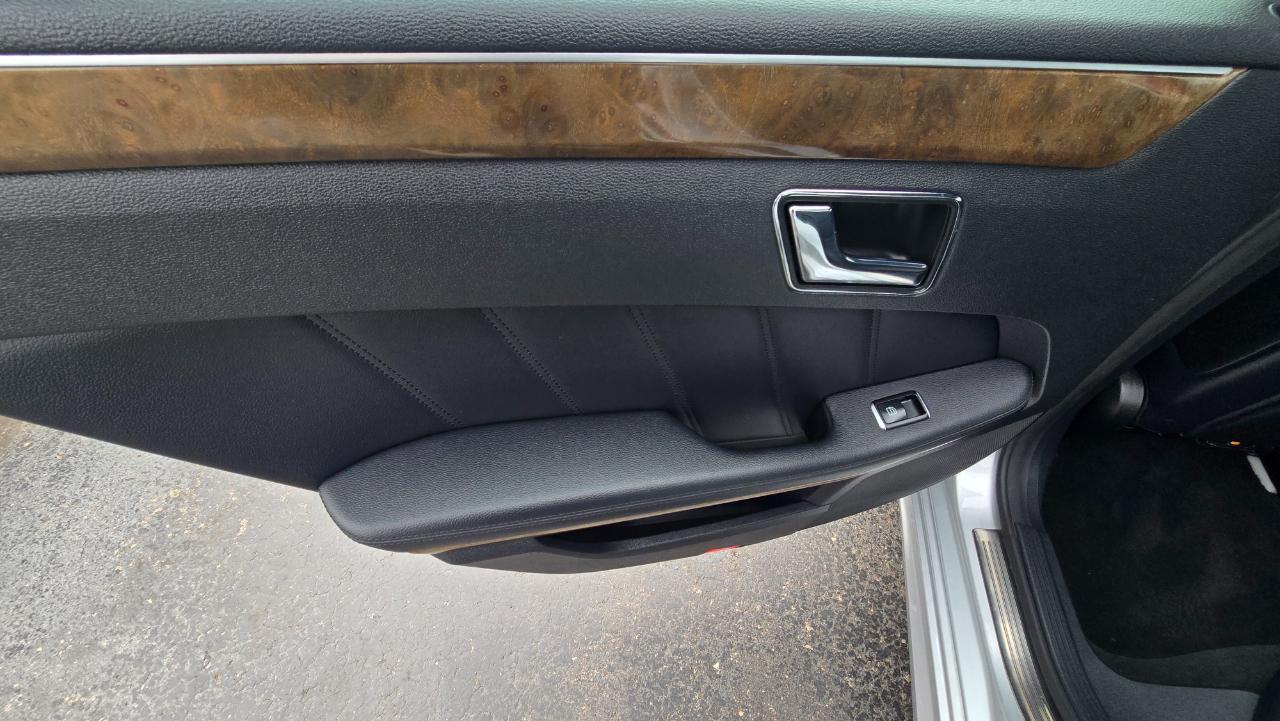 Mercedes-Benz E-Class E350 Sedan 4MATIC 2011