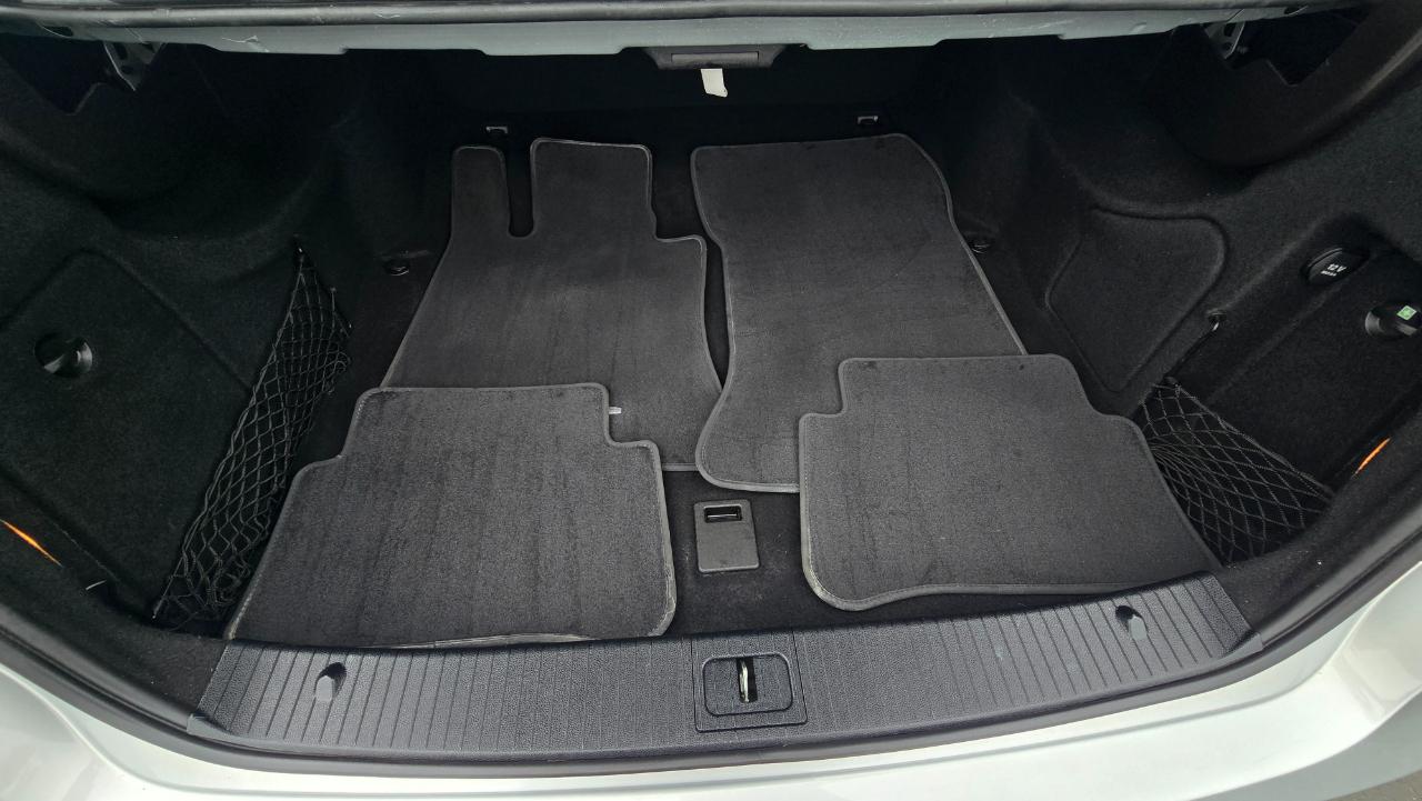 Mercedes-Benz E-Class E350 Sedan 4MATIC 2011