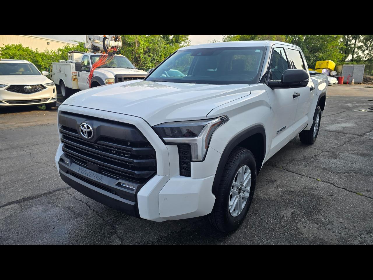 Toyota Tundra SR5 CrewMax 4WD 2023