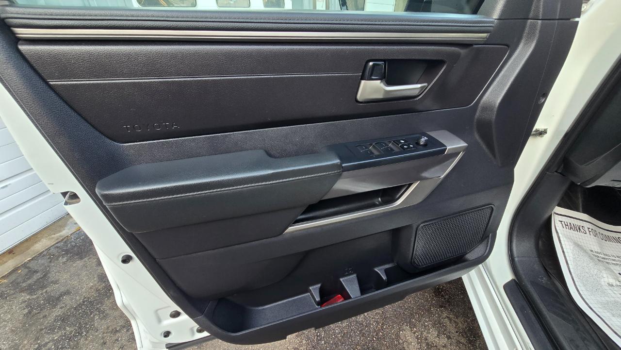 Toyota Tundra SR5 CrewMax 4WD 2023