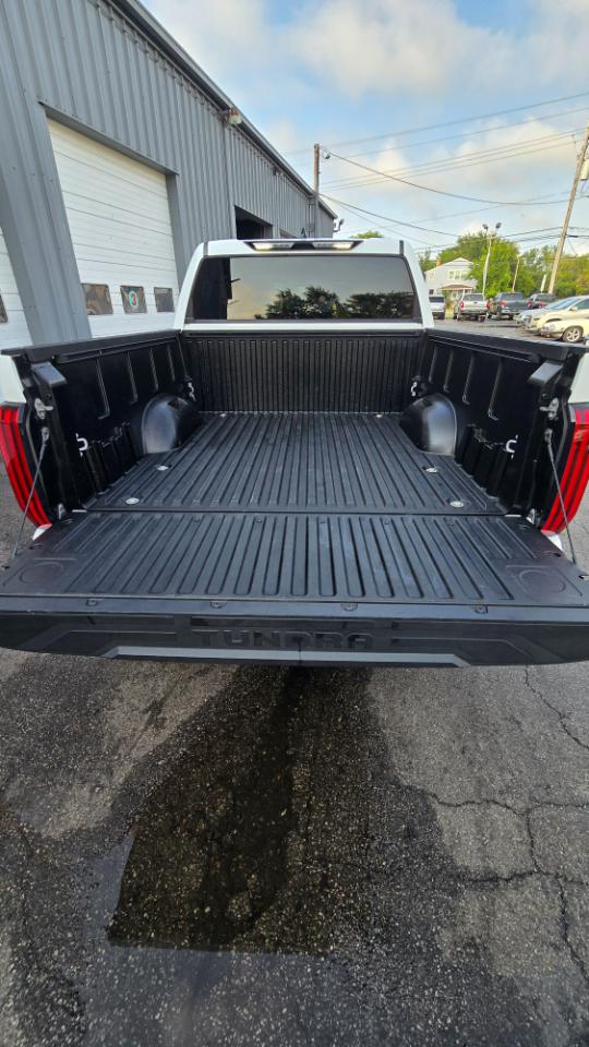 Toyota Tundra SR5 CrewMax 4WD 2023