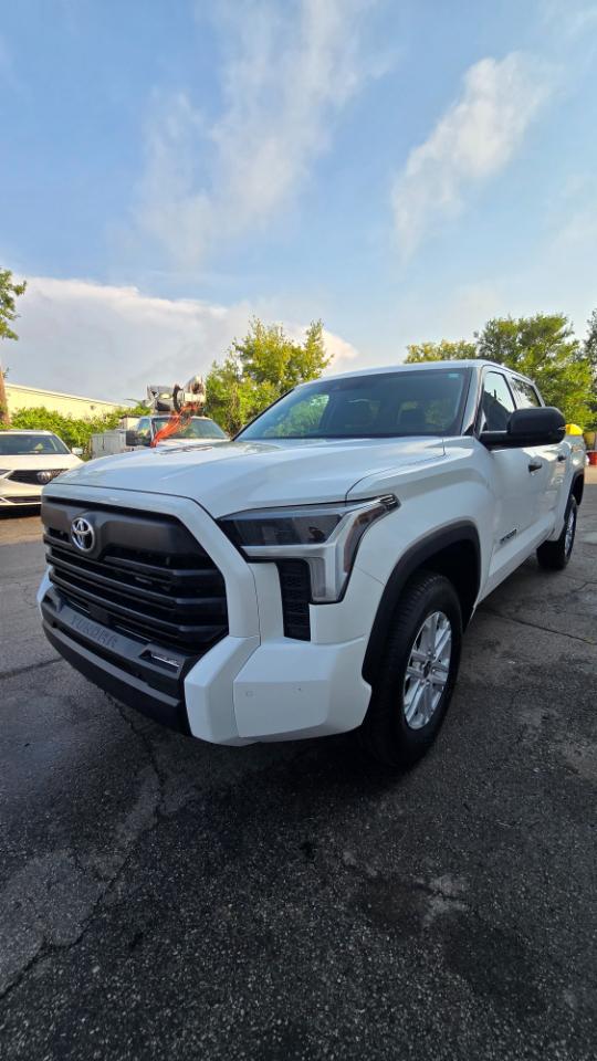 Toyota Tundra SR5 CrewMax 4WD 2023