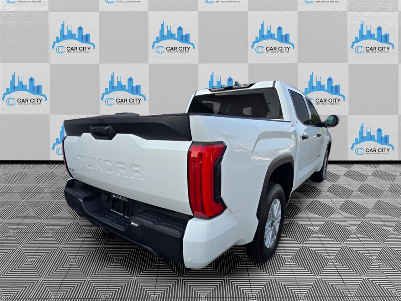 Toyota Tundra SR5 CrewMax 4WD 2023