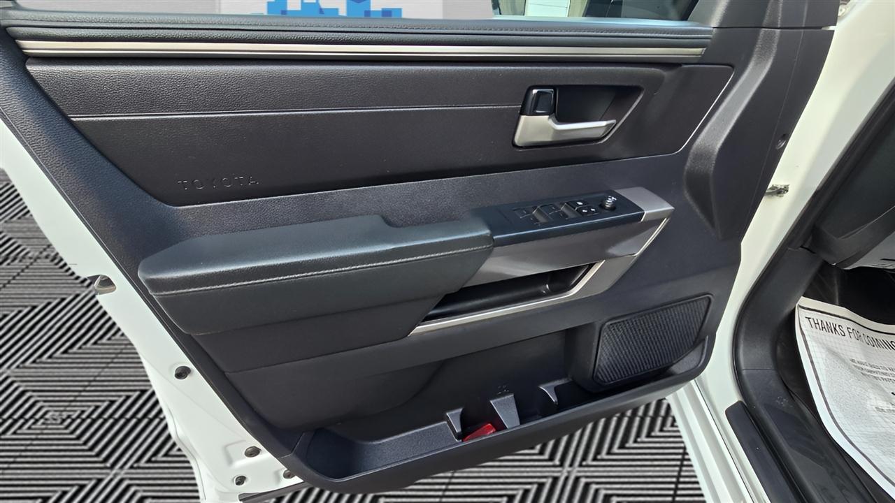 Toyota Tundra SR5 CrewMax 4WD 2023