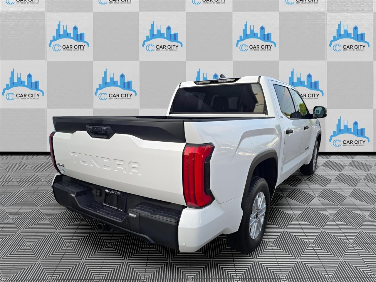 Toyota Tundra SR5 CrewMax 4WD 2023