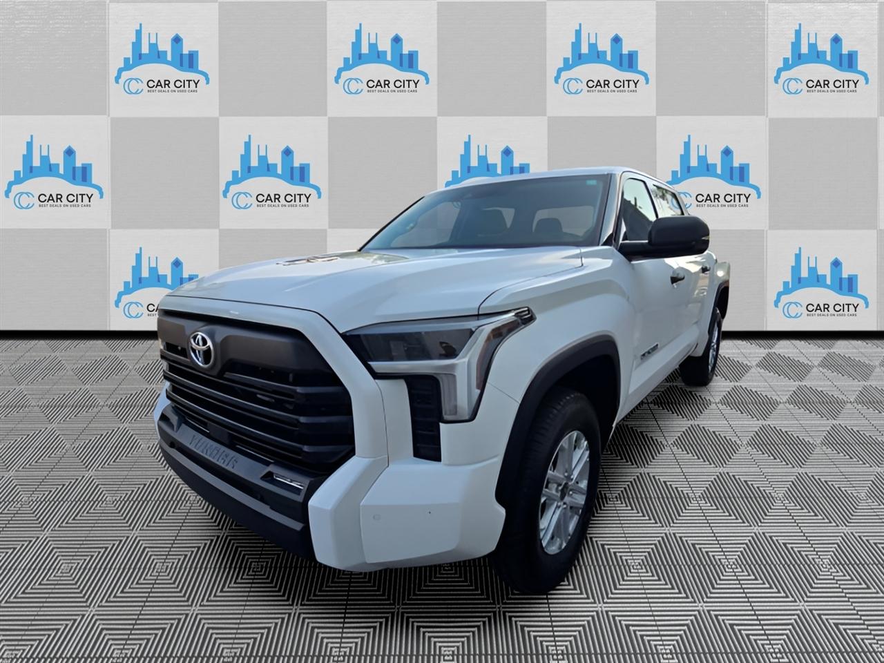 Toyota Tundra SR5 CrewMax 4WD 2023