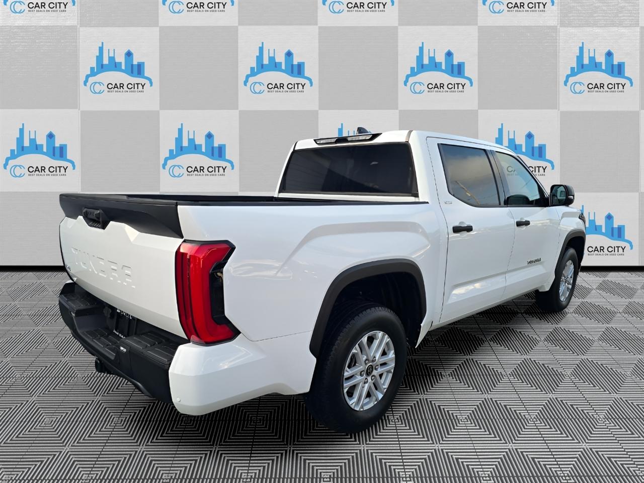 Toyota Tundra SR5 CrewMax 4WD 2023