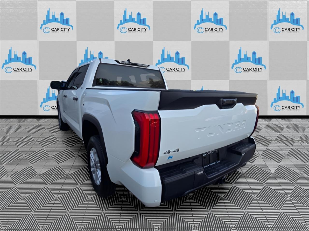 Toyota Tundra SR5 CrewMax 4WD 2023