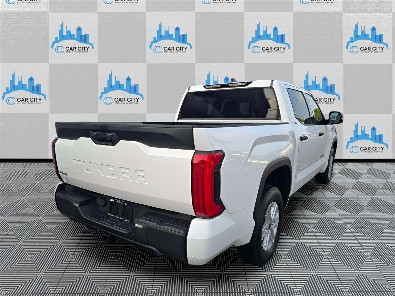 Toyota Tundra SR5 CrewMax 4WD 2023