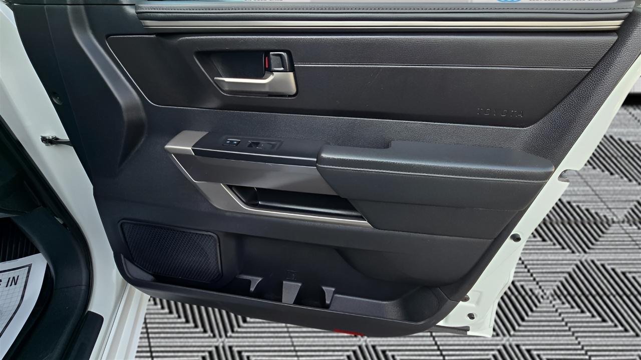 Toyota Tundra SR5 CrewMax 4WD 2023