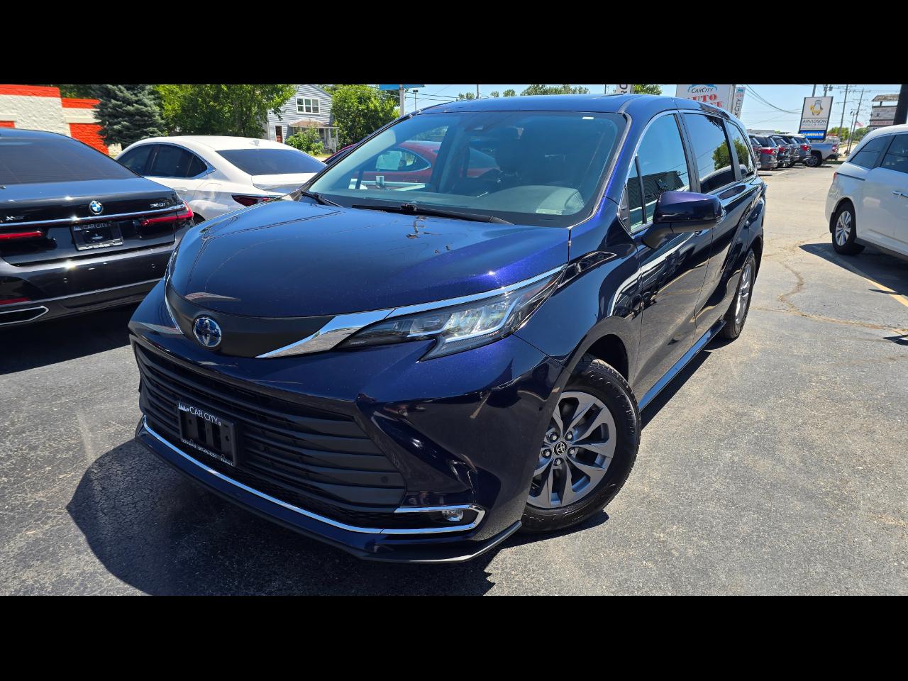 Toyota Sienna XLE 7-Passenger AWD 2022