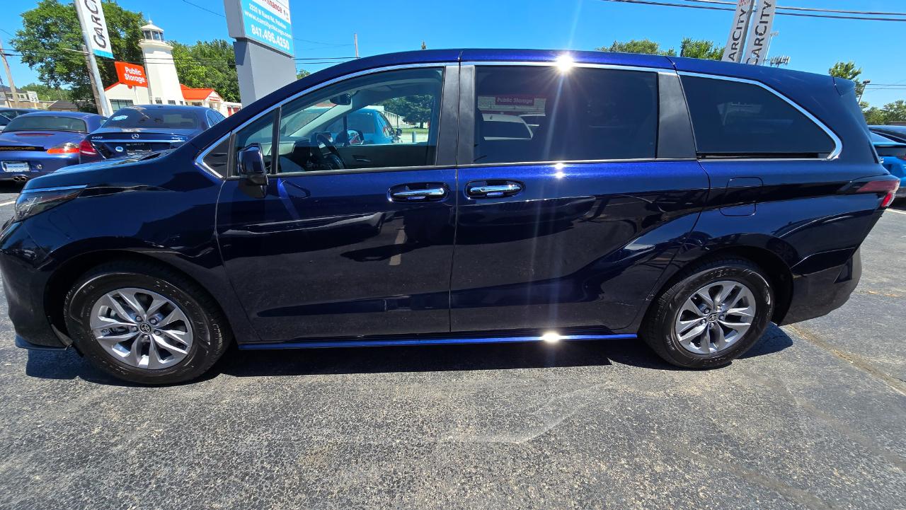 Toyota Sienna XLE 7-Passenger AWD 2022