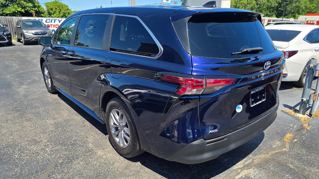 Toyota Sienna XLE 7-Passenger AWD 2022