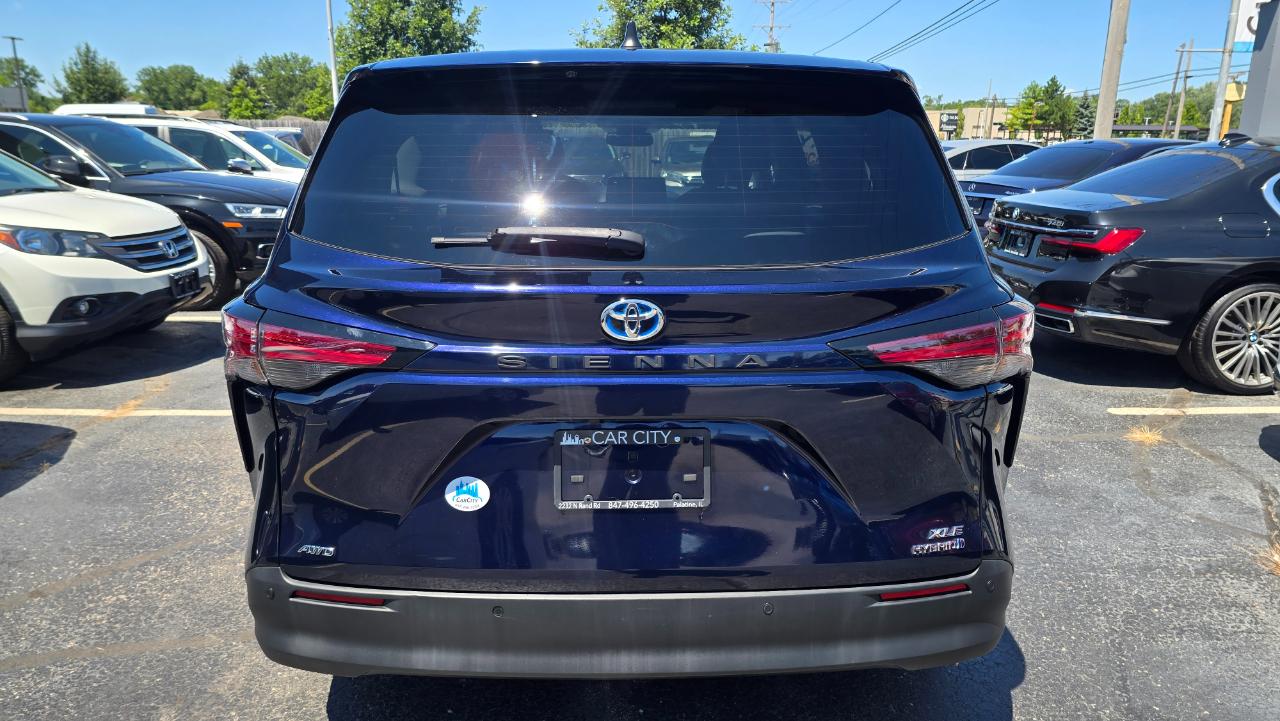 Toyota Sienna XLE 7-Passenger AWD 2022