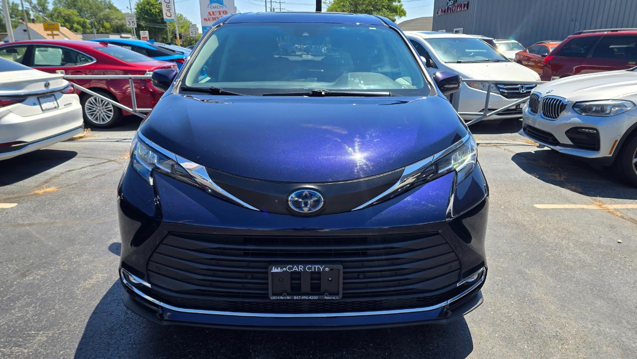Toyota Sienna XLE 7-Passenger AWD 2022