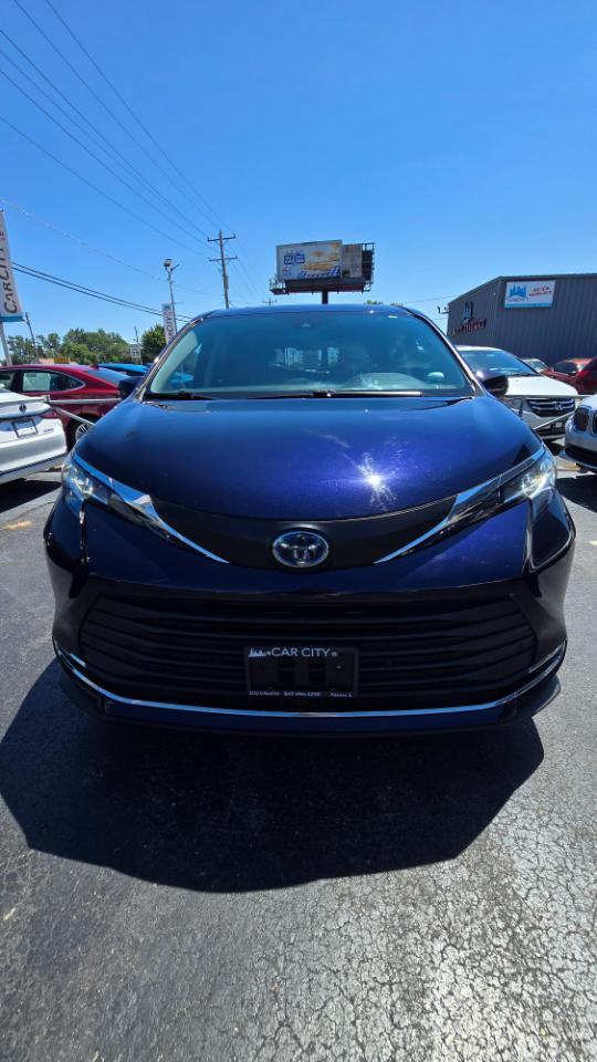 Toyota Sienna XLE 7-Passenger AWD 2022