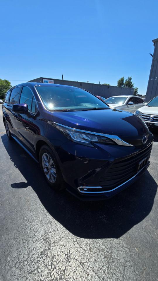 Toyota Sienna XLE 7-Passenger AWD 2022