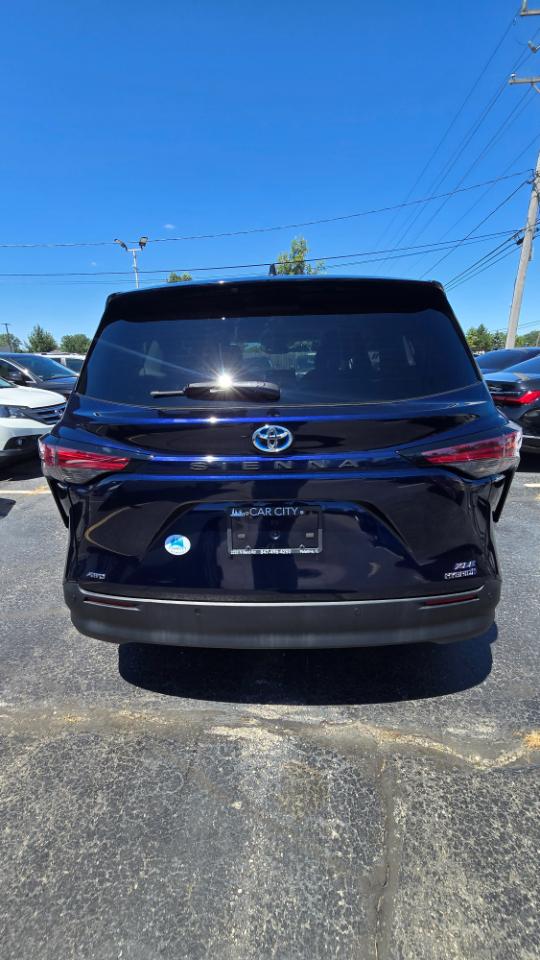 Toyota Sienna XLE 7-Passenger AWD 2022