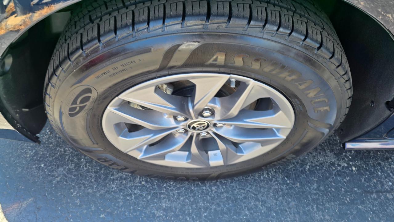 Toyota Sienna XLE 7-Passenger AWD 2022
