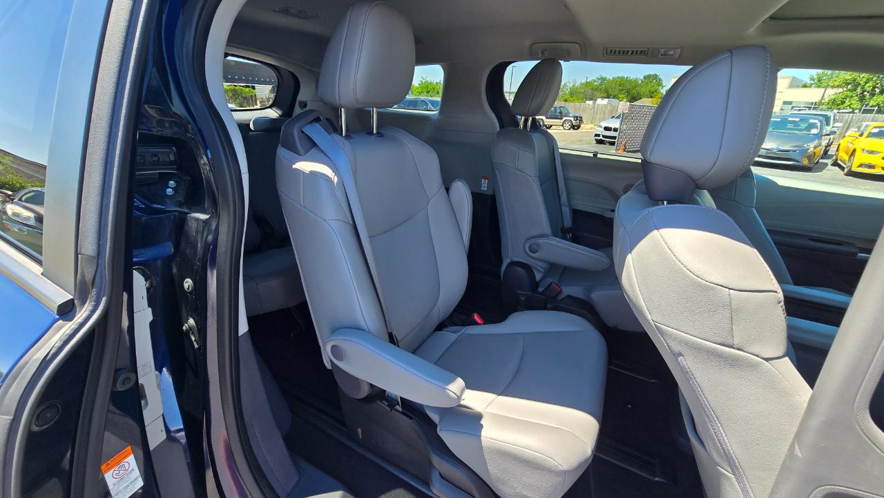 Toyota Sienna XLE 7-Passenger AWD 2022