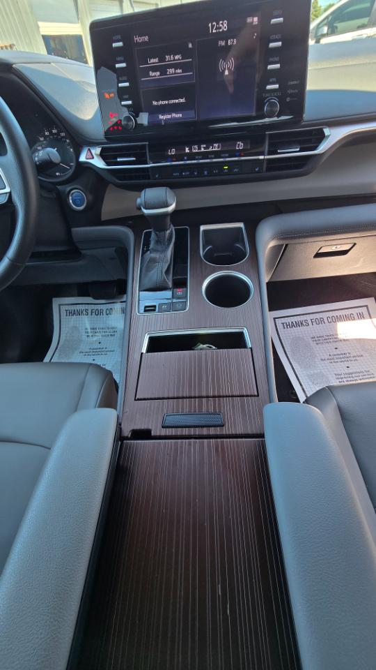 Toyota Sienna XLE 7-Passenger AWD 2022