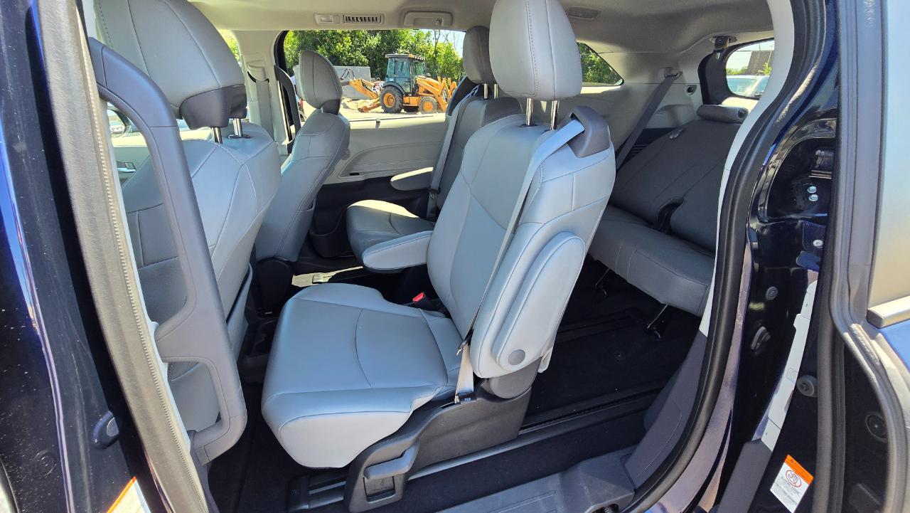 Toyota Sienna XLE 7-Passenger AWD 2022