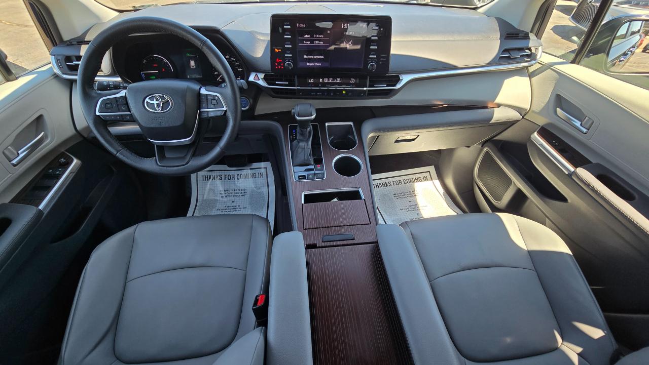 Toyota Sienna XLE 7-Passenger AWD 2022