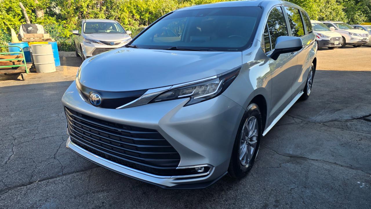 Toyota Sienna XLE 7-Passenger 2023