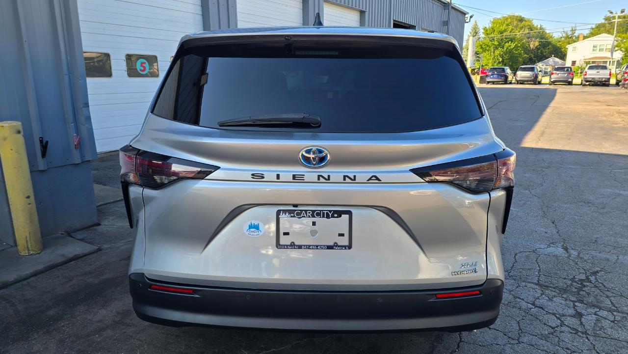Toyota Sienna XLE 7-Passenger 2023