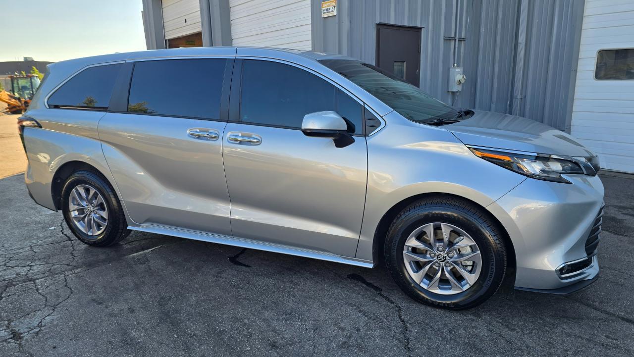 Toyota Sienna XLE 7-Passenger 2023
