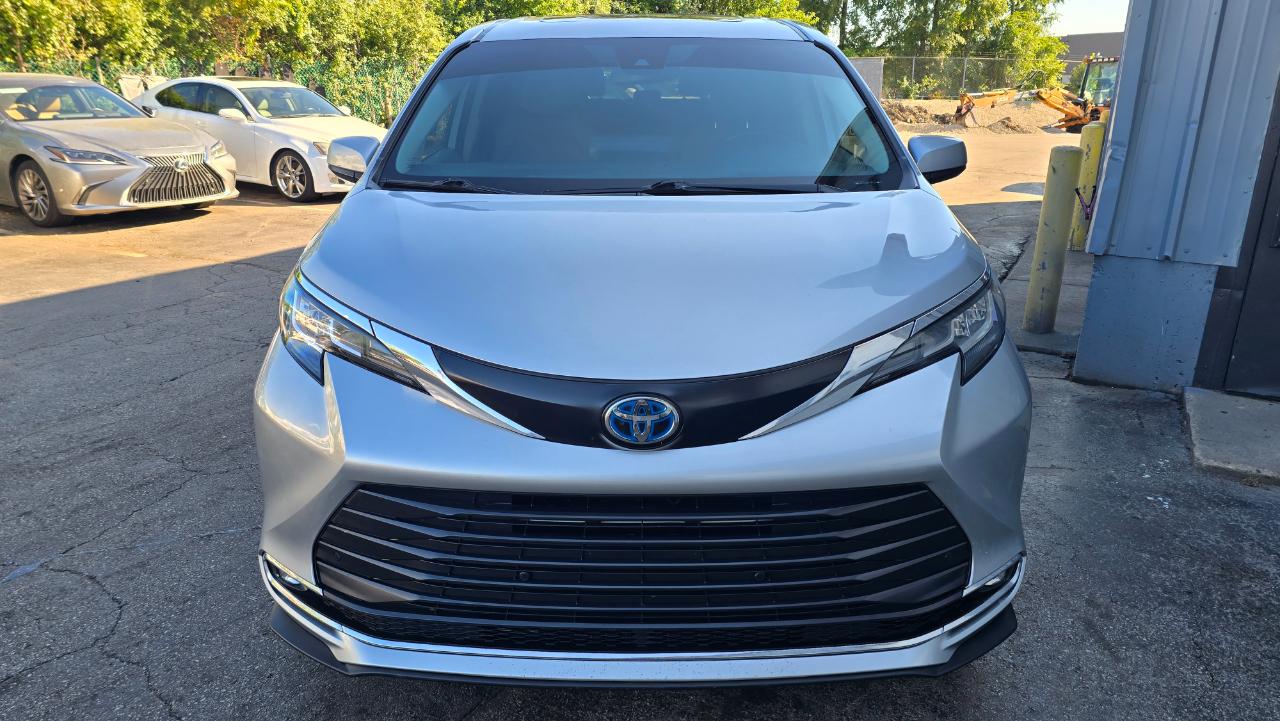 Toyota Sienna XLE 7-Passenger 2023