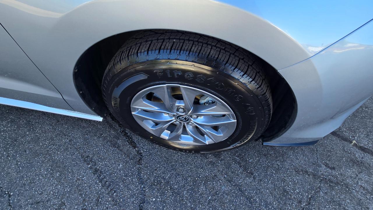 Toyota Sienna XLE 7-Passenger 2023