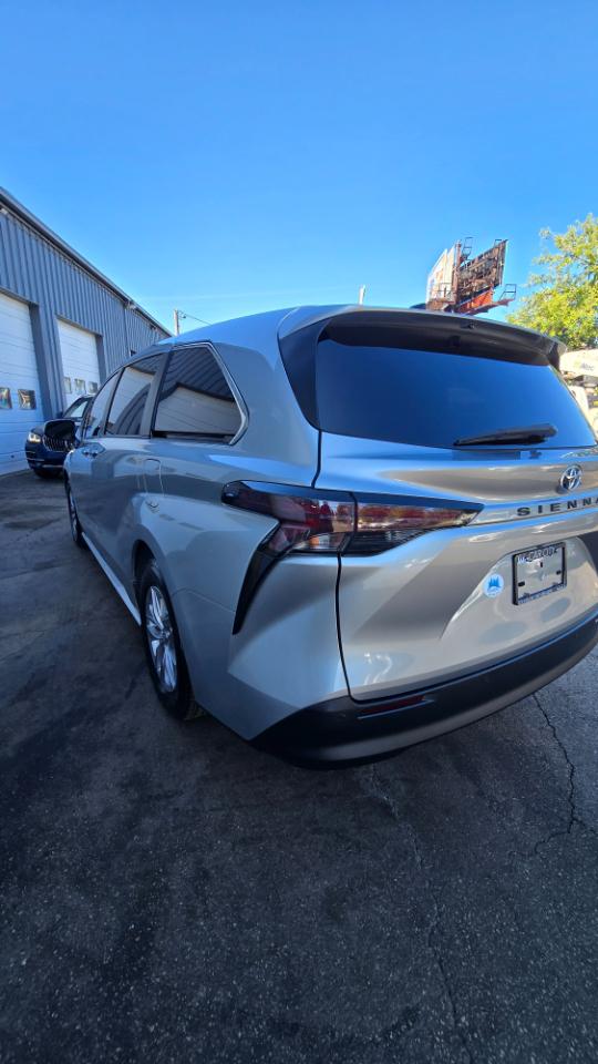 Toyota Sienna XLE 7-Passenger 2023