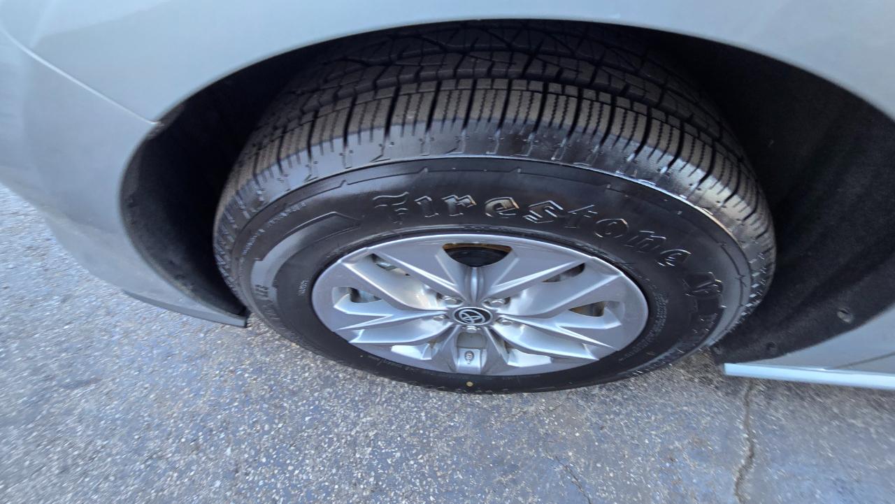 Toyota Sienna XLE 7-Passenger 2023