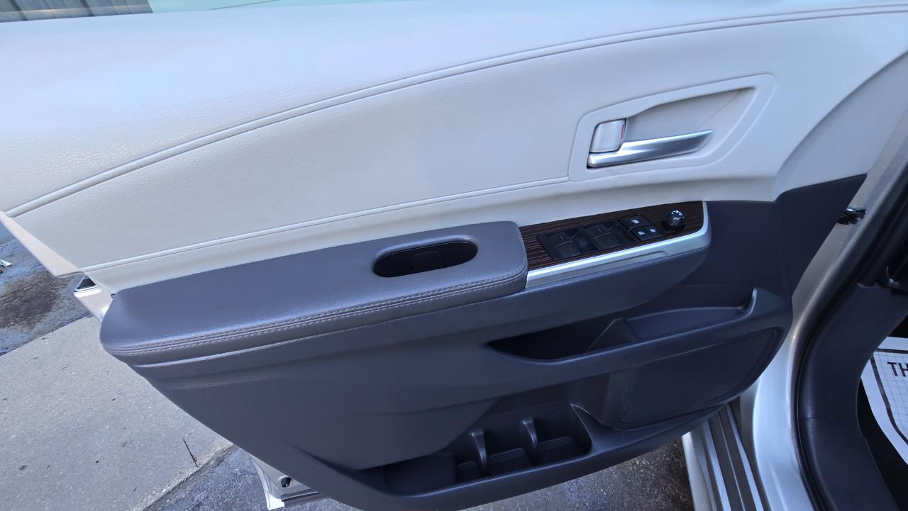 Toyota Sienna XLE 7-Passenger 2023
