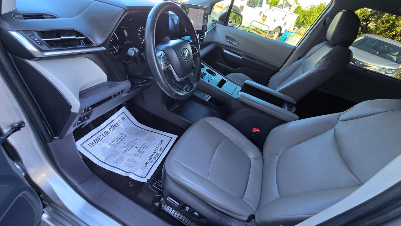 Toyota Sienna XLE 7-Passenger 2023