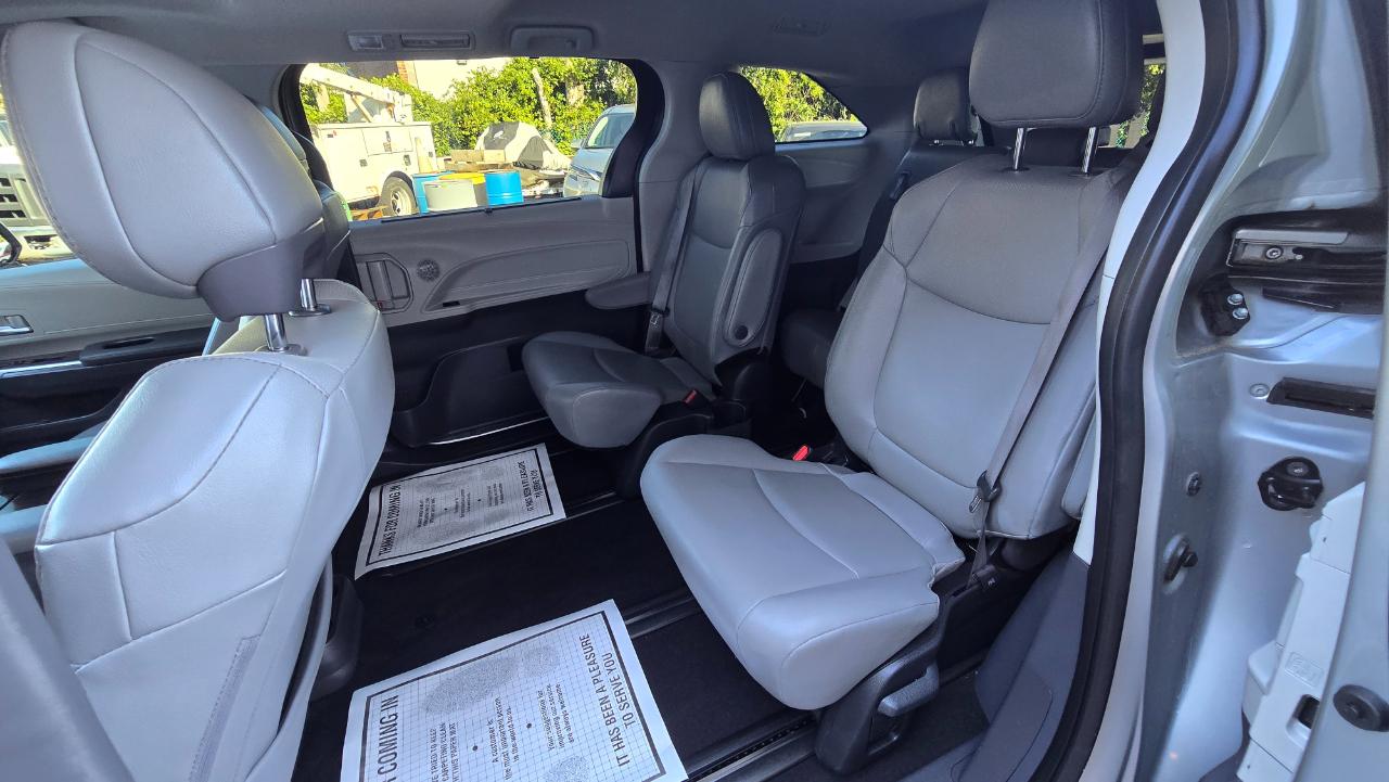 Toyota Sienna XLE 7-Passenger 2023