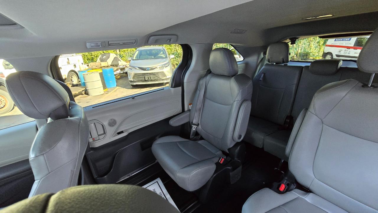 Toyota Sienna XLE 7-Passenger 2023