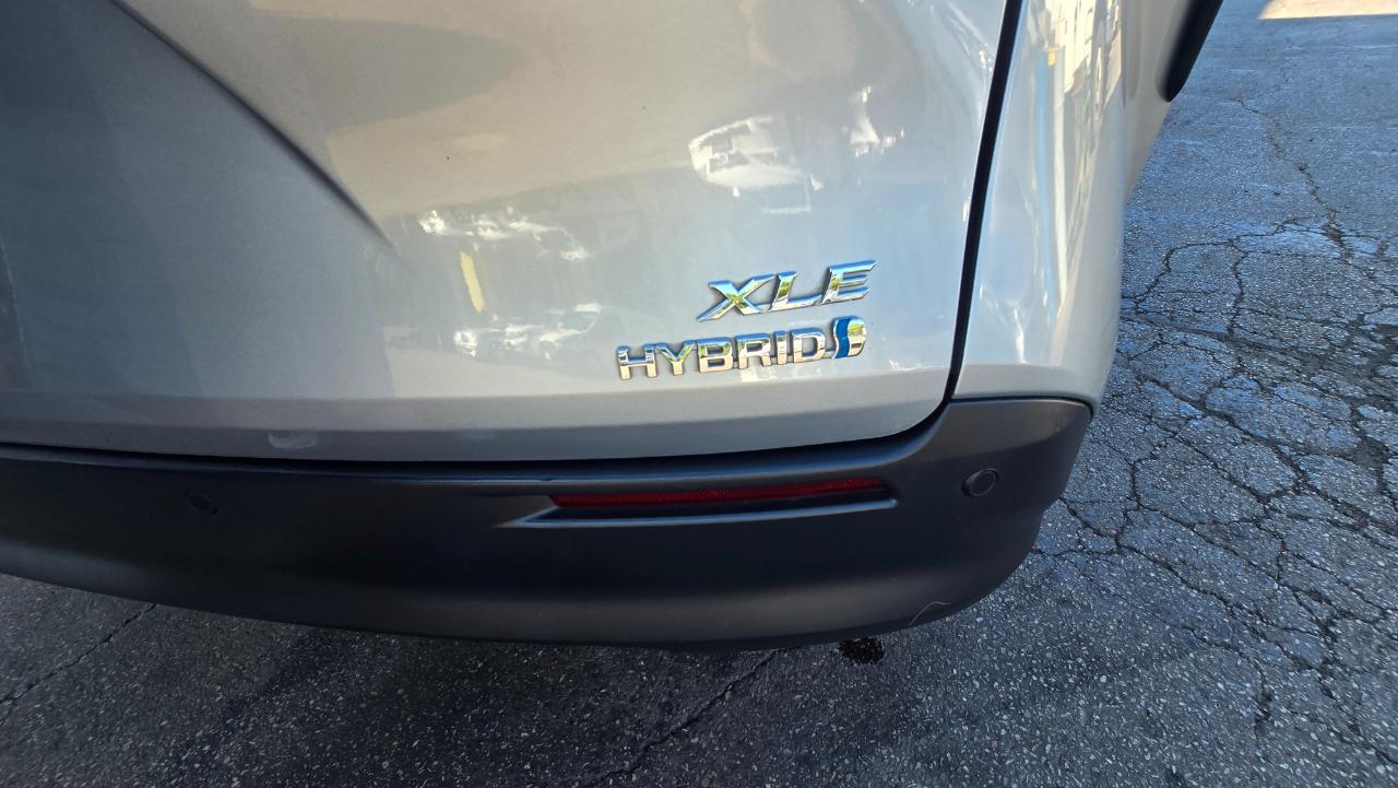 Toyota Sienna XLE 7-Passenger 2023