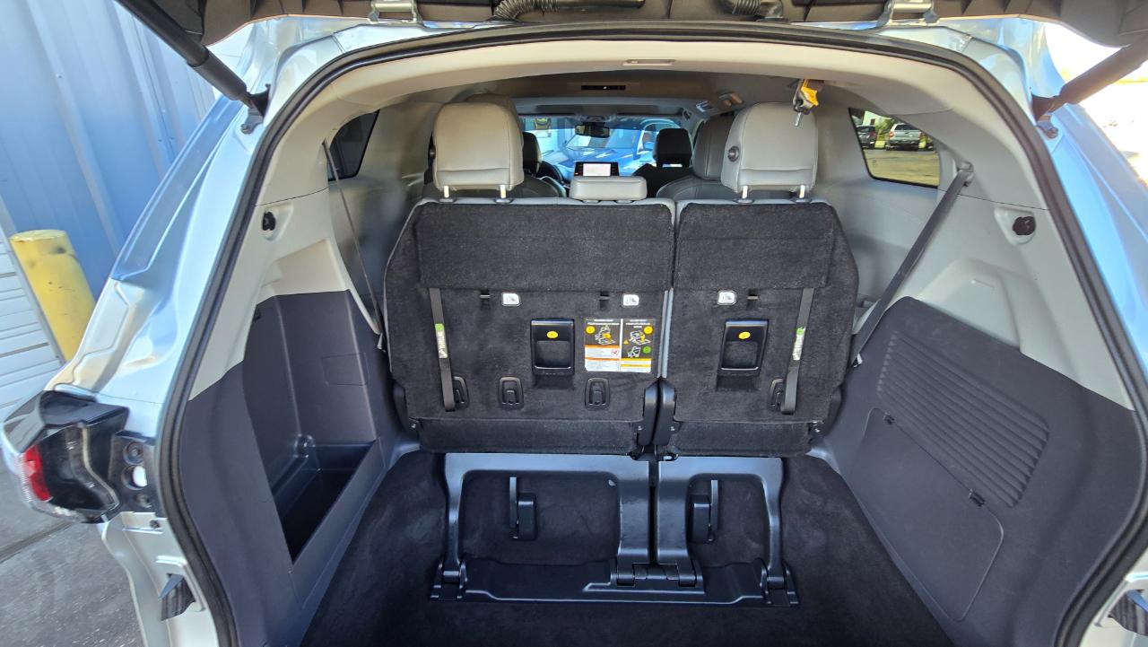 Toyota Sienna XLE 7-Passenger 2023