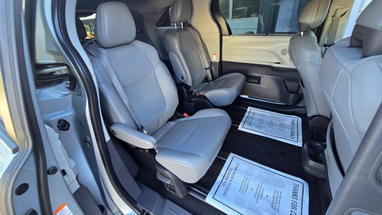 Toyota Sienna XLE 7-Passenger 2023