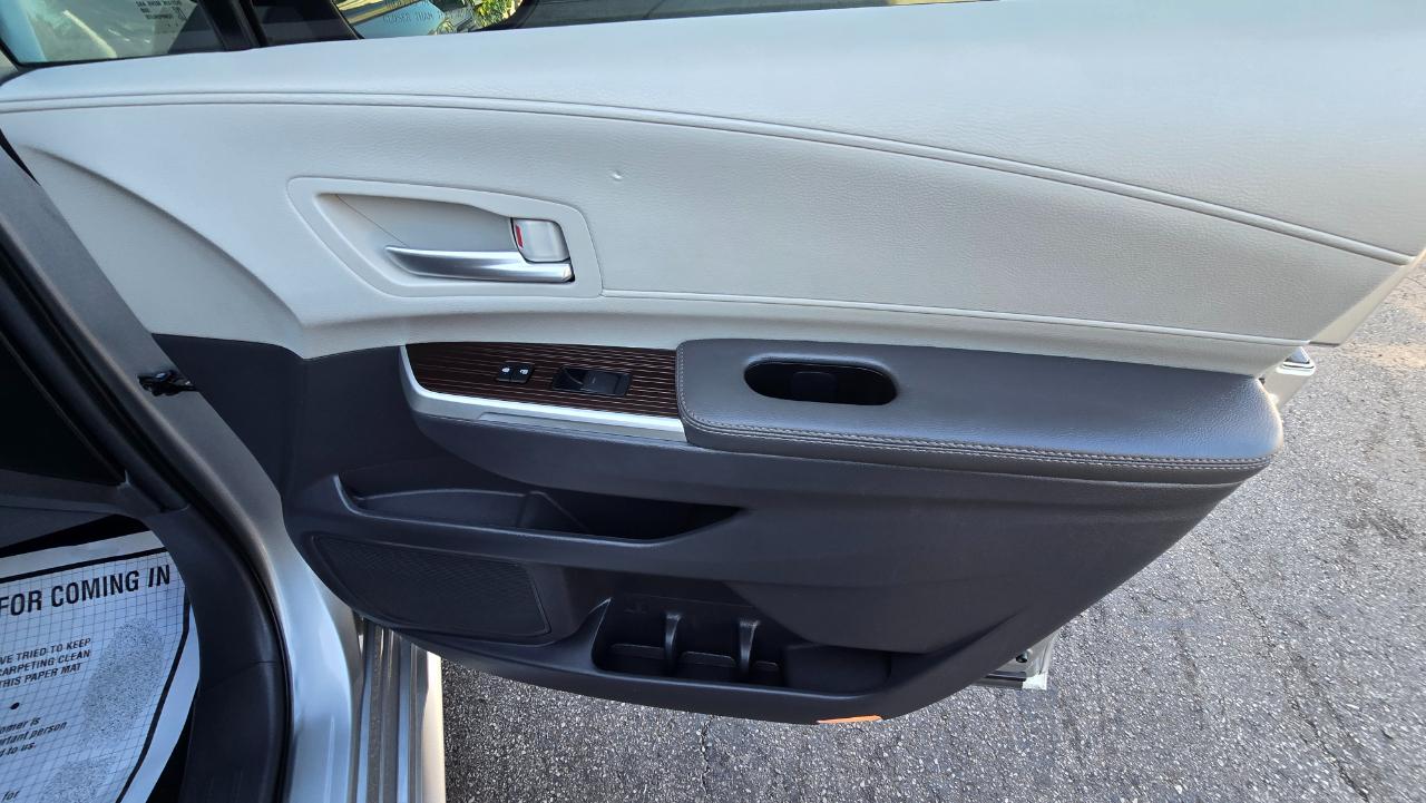 Toyota Sienna XLE 7-Passenger 2023