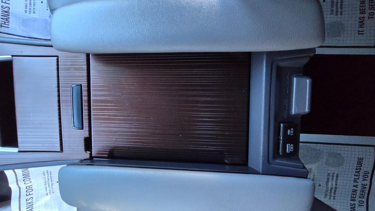 Toyota Sienna XLE 7-Passenger 2023