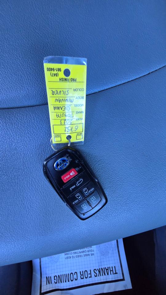 Toyota Sienna XLE 7-Passenger 2023