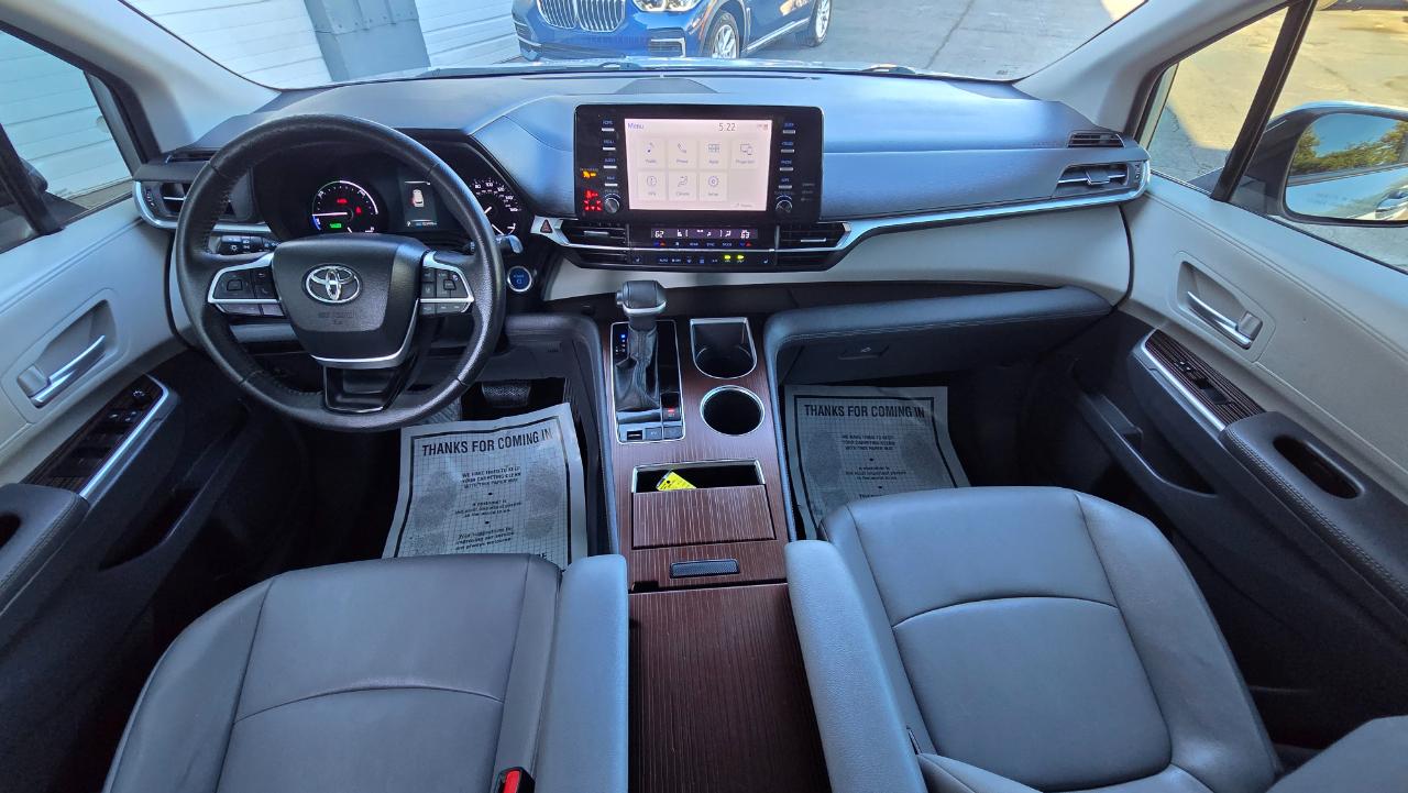 Toyota Sienna XLE 7-Passenger 2023