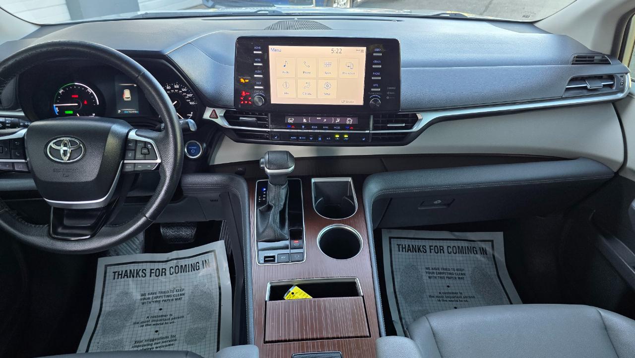 Toyota Sienna XLE 7-Passenger 2023